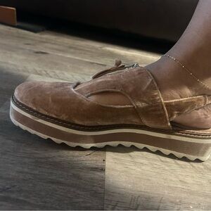 Stylish Zara Tan Velvet Slingback Shoes